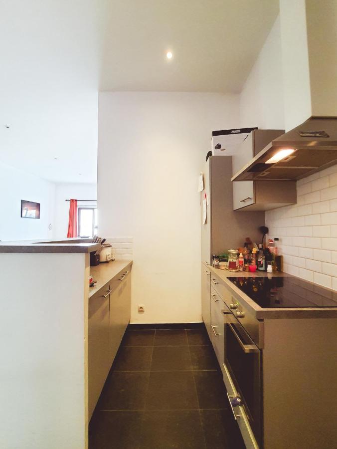 بروكسل Room At Chicken'S Shared Appartment المظهر الخارجي الصورة