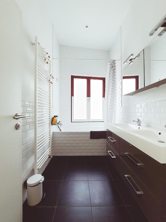 بروكسل Room At Chicken'S Shared Appartment المظهر الخارجي الصورة